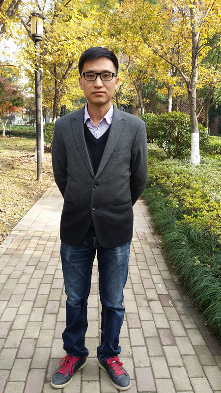 肖總照片(英穀)_副本