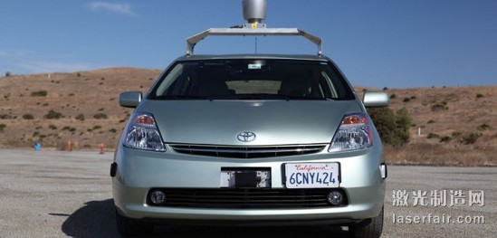 黑掉無人駕駛汽車隻需要一支激光筆?