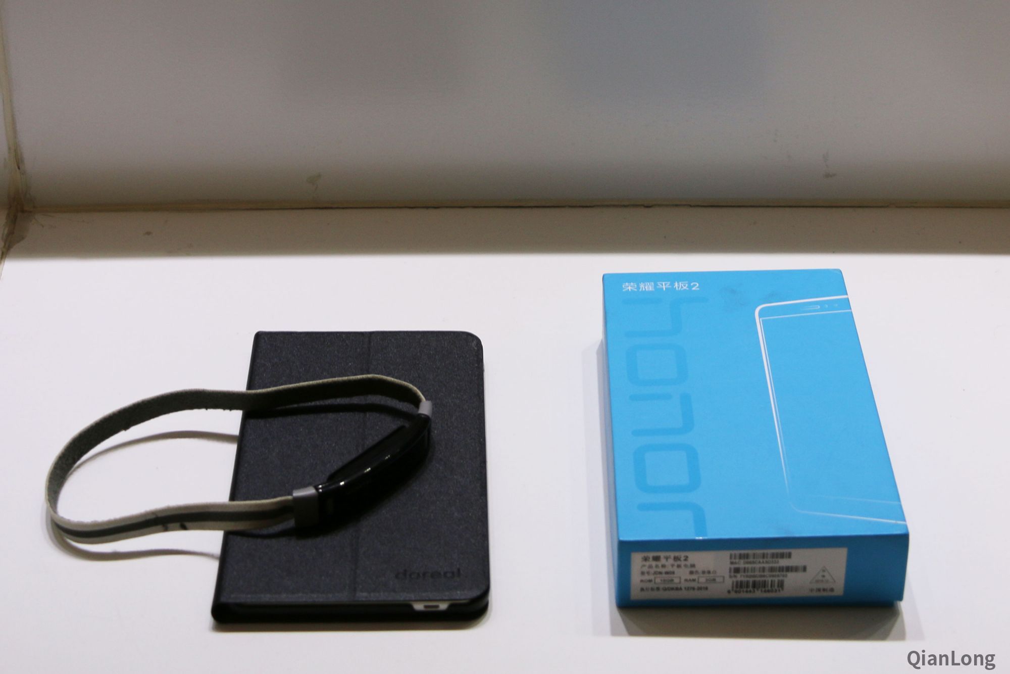 22.在西安光電所科技成果展示中心內(nei) 展出的軍(jun) 用腦氧監測設備。可用於(yu) 高空高原軍(jun) 事訓練中,能夠為(wei) 我軍(jun) 在高原高空環境下開展訓練提供更為(wei) 科學的支持。