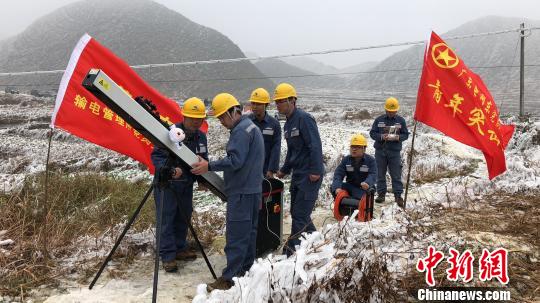廣東電網亮出高科技防冰 激光清障儀現身