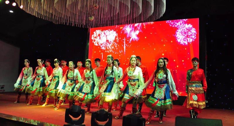 凝聚夢想•同心同行 — 華俄激光2018春節聯歡晚會(hui) 圓滿結束