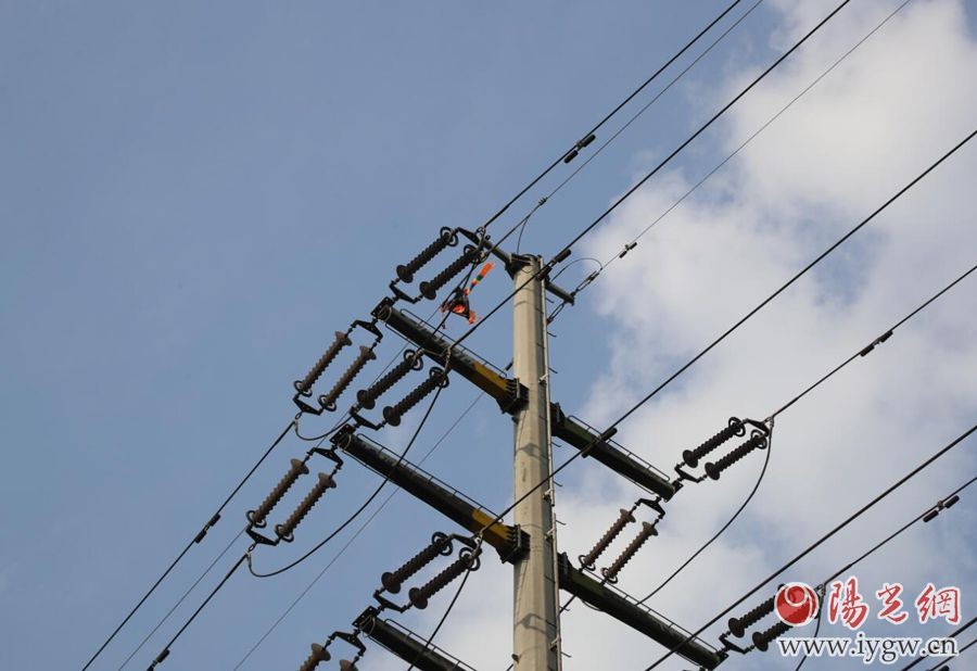 國網西鹹供電“激光炮”遠程清異物 除患再添新利器 國網西鹹供電“激光炮”遠程清異物 除患再添新利器