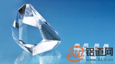 青年科學家蘇良碧：為(wei) 世界先進激光裝置“量身定製”新材料