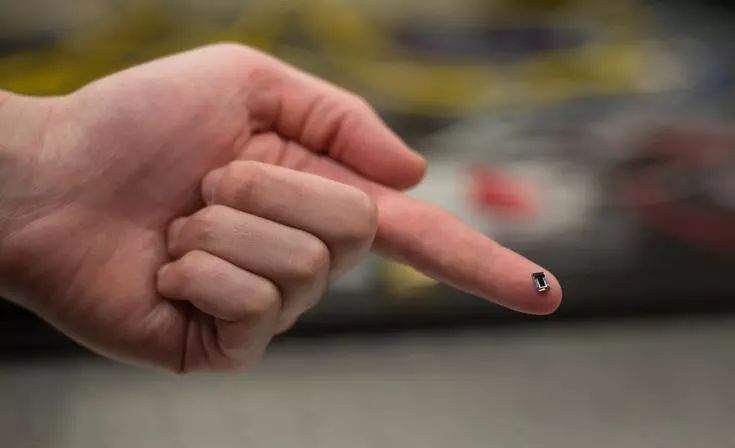 這次足夠小了!指尖上的矽光子激光雷達獲430萬美元投資