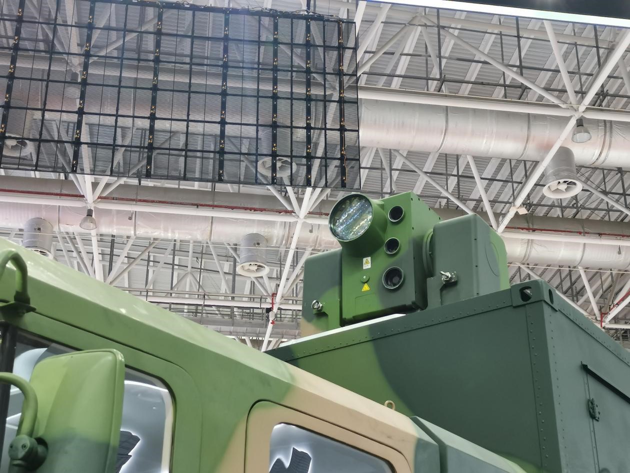 LW-30激光防禦係統的激光發射器特寫(xie) 。