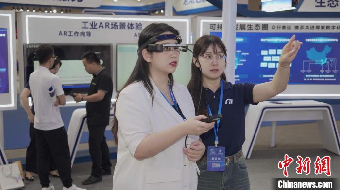 觀眾(zhong) 體(ti) 驗工業(ye) AR場景 程景偉(wei)  攝