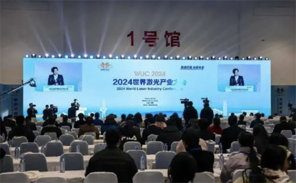 逐“光”前行, “fun88官网平台第三極”是怎樣煉成的?