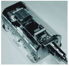 多個(ge) 微通道冷卻半導體(ti) 激光堆集成光纖耦合輸出模塊結構