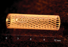 生物可吸收支架原型的筋寬約為(wei) 80微米,筋厚150微米