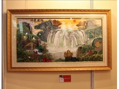 冠軍(jun) 作品: 《旭日東(dong) 升》