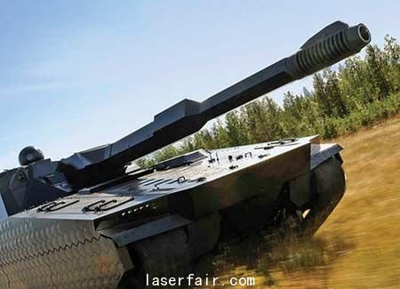 軍(jun) 車上裝載的熱照相機可抓拍遠景，並改變軍(jun) 車的熱信號，使之在紅外掃描中不被探測到。它甚至能模仿其他軍(jun) 車的熱信號來掩飾真實的目的。