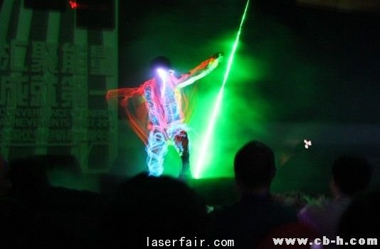 空氣能熱水器行業(ye) &ldquo;激光秀&rdquo; 紐恩泰正能量