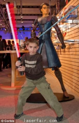 警惕玩具激光對眼睛的傷(shang) 害 