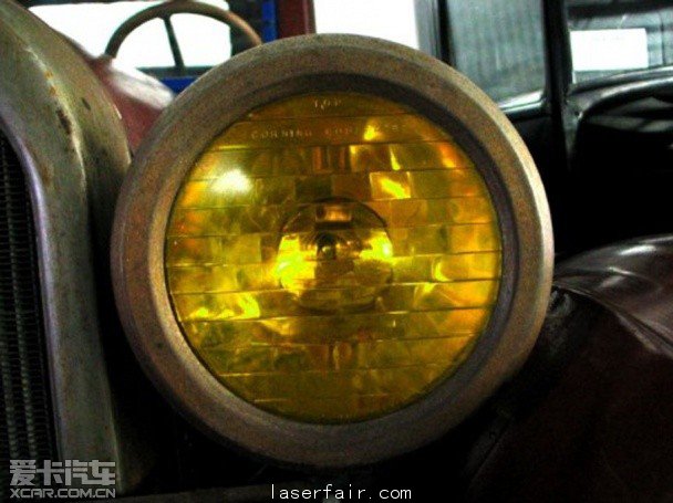 從(cong) 乙炔到激光 愛卡縱覽車燈的發展曆程