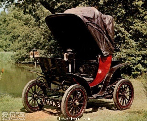 從(cong) 乙炔到激光 愛卡縱覽車燈的發展曆程