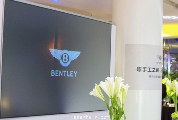 100寸巨幕演繹600萬(wan) 豪車