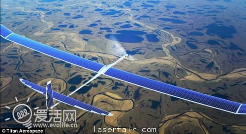 紮克伯格談Facebook無人機細節：太陽能動力 激光通信