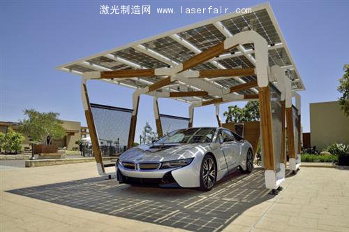 寶馬展示太陽能概念車庫 為(wei) i係電動車充電