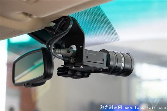 穀歌無人駕駛汽車的“十八般”武器