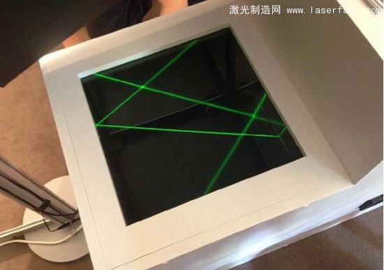 這款相機利用激光能夠拍攝到視野外的物體(ti) 
