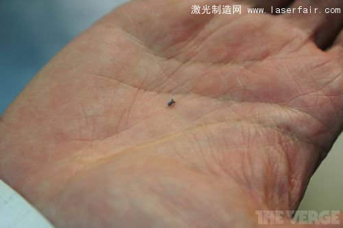 一探Vertu總部究竟:最奢侈的手機是怎麽(me) 造出來的?