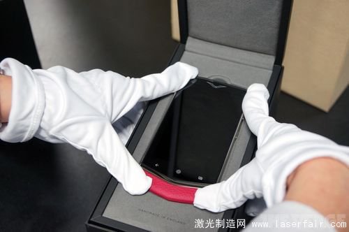 一探Vertu總部究竟:最奢侈的手機是怎麽(me) 造出來的?