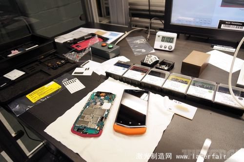 一探Vertu總部究竟:最奢侈的手機是怎麽(me) 造出來的?