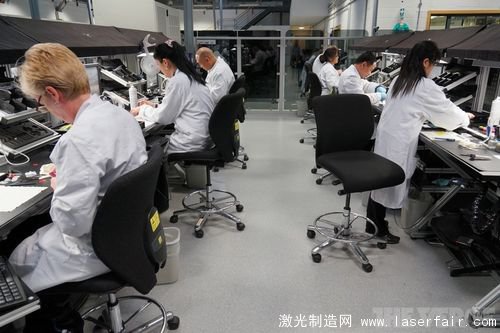 一探Vertu總部究竟:最奢侈的手機是怎麽(me) 造出來的?