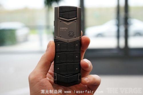 一探Vertu總部究竟:最奢侈的手機是怎麽(me) 造出來的?