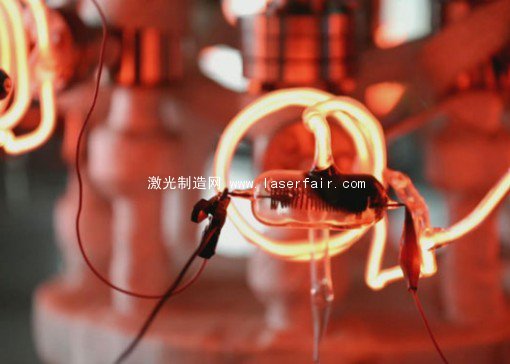 絕對忠誠&middot;丁金星：激光裏耀眼的忠誠