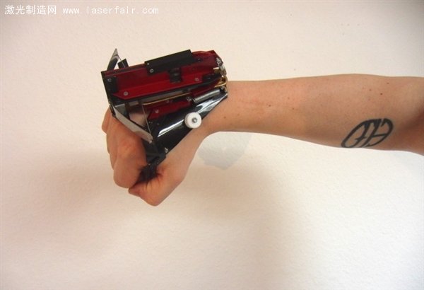 牛人自製腕帶式半自動激光手弩