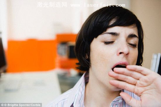 倒時差利器？激光或可重置生物鍾-